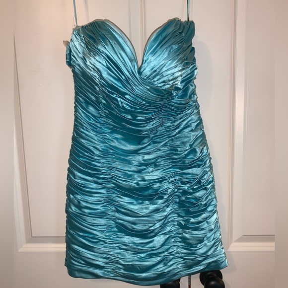 Terani Couture strapless ruffle prom dress. NWT